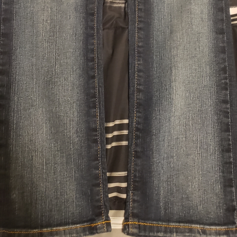 Jeans - Picture 2 of 3